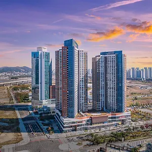 Urbanstay Songdo Moonlight Park Apartment Incheon